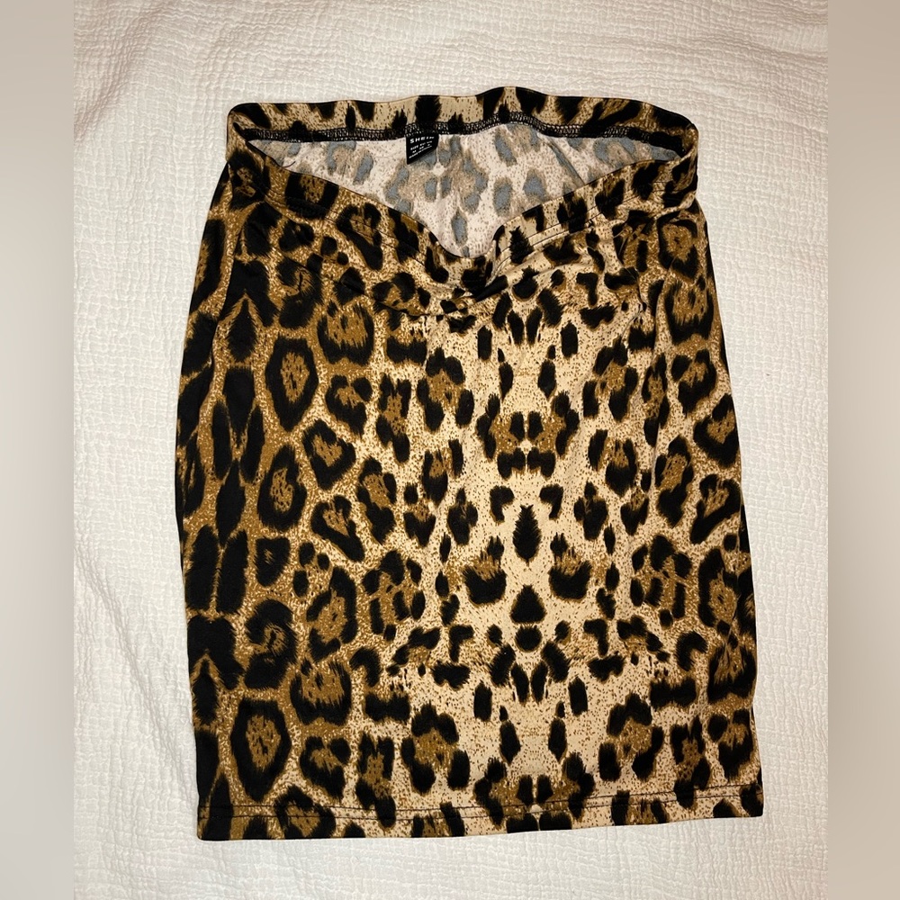 Shein Bodycon Short Pencil Skirt 
Leopard Print 
Pull on, no closure